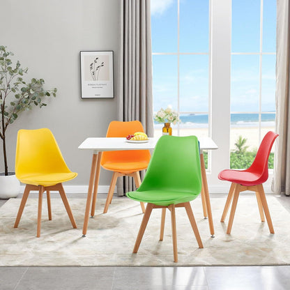 Skandinavische Esszimmerstühle Set (8) – Bunt & Komfortabel