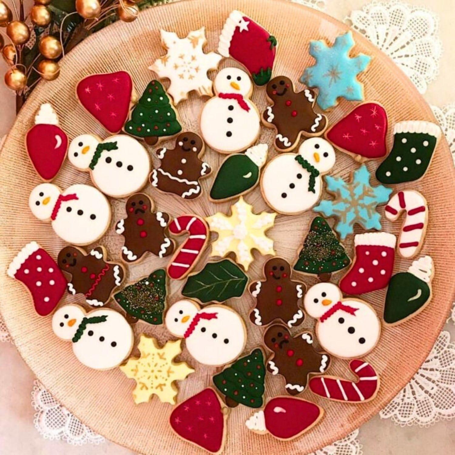 26-teiliges Mini Weihnachts-Ausstechformen Set Kunststoff