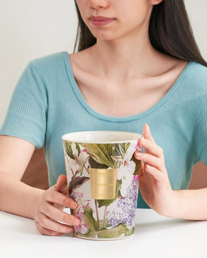 Duftkerze mit 3 Dochten Birne Fressia 990g - 150 Std. Brenndauer - Geschenk für Frauen