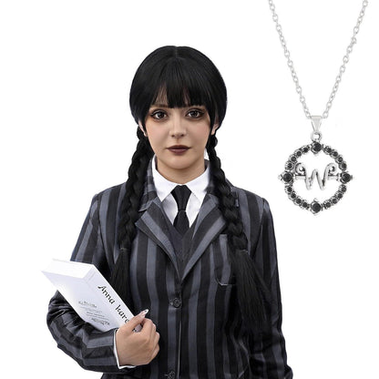 Mittwoch Cosplay Perücke mit Halskette – Schwarz mit Pony