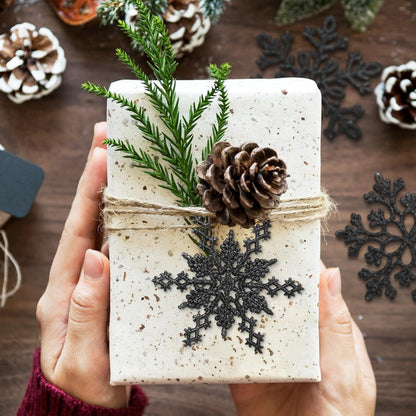 24 Schwarze Schneeflocken Deko Set für Weihnachtsbaum Glitzer Anhänger