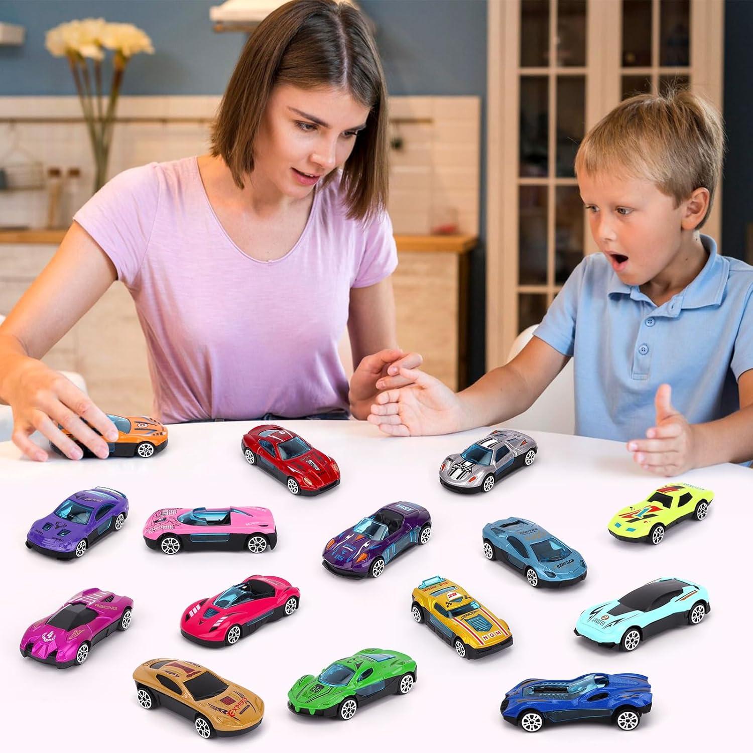 Adventskalender für Kinder 2024 24-tägiger Weihnachts Countdown Kalender mit Alloy Racing Car