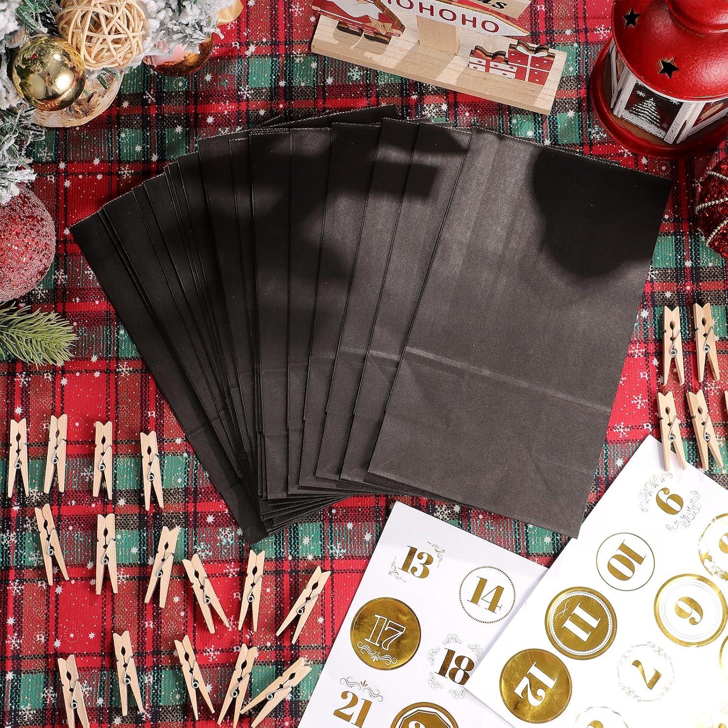 Adventskalender Befüllen Papiertüten Schwarz Zahlenaufkleber Holzklammern DIY