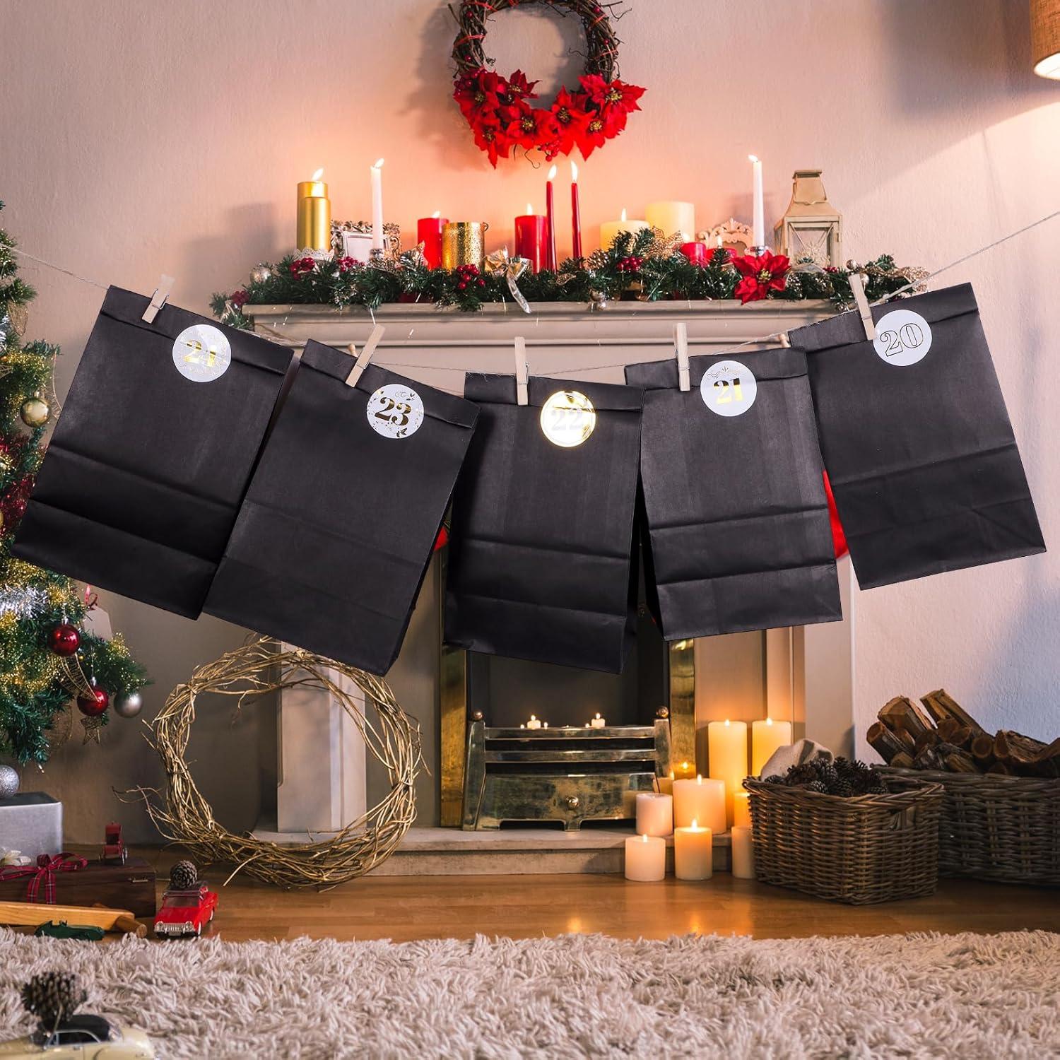 Adventskalender DIY Set Schwarz 24 Papiertüten Holzklammern Zahlenaufkleber