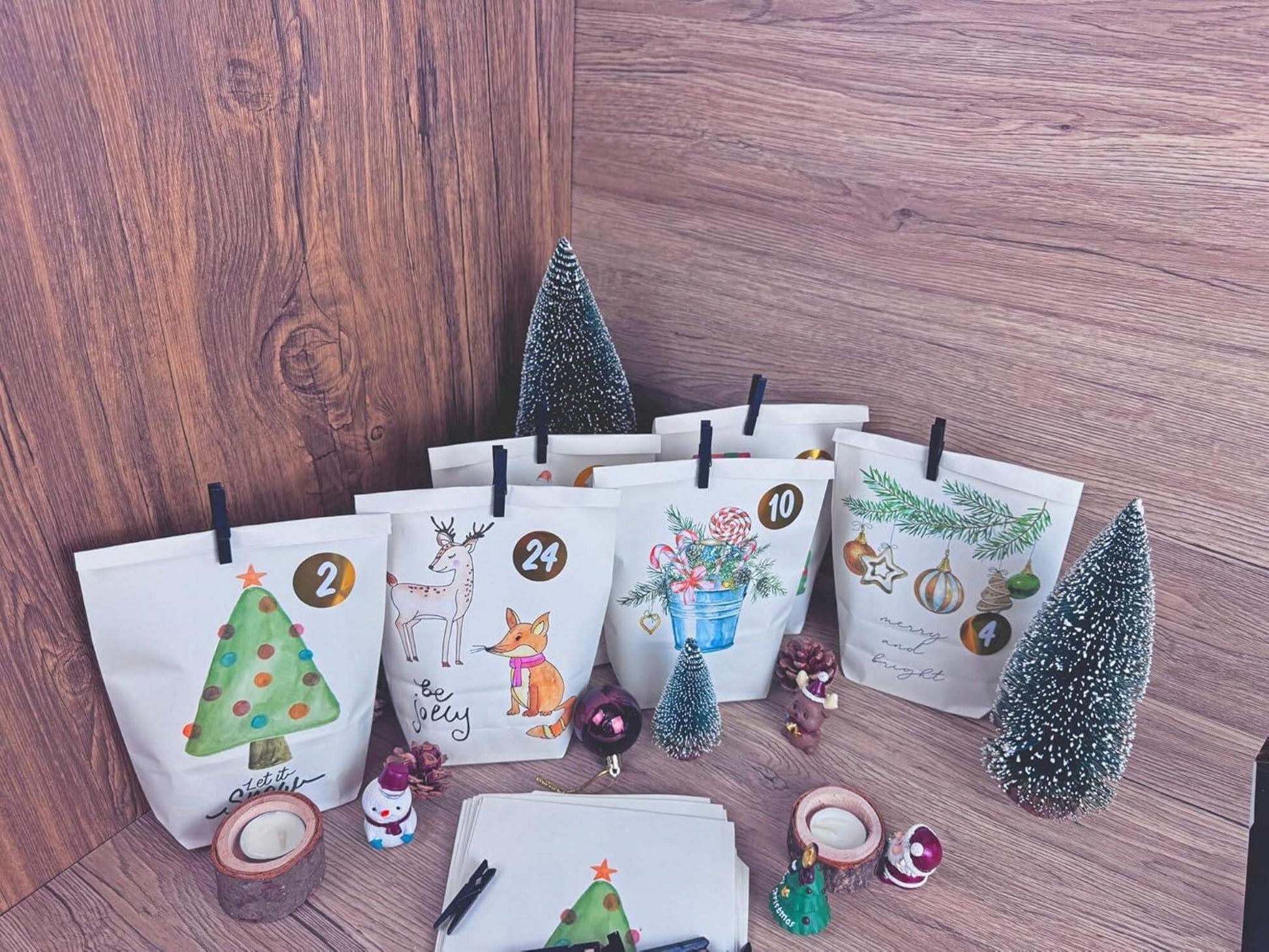 Adventskalender zum Befüllen Weißer Aquarellstil DIY Kraftpapiertüten