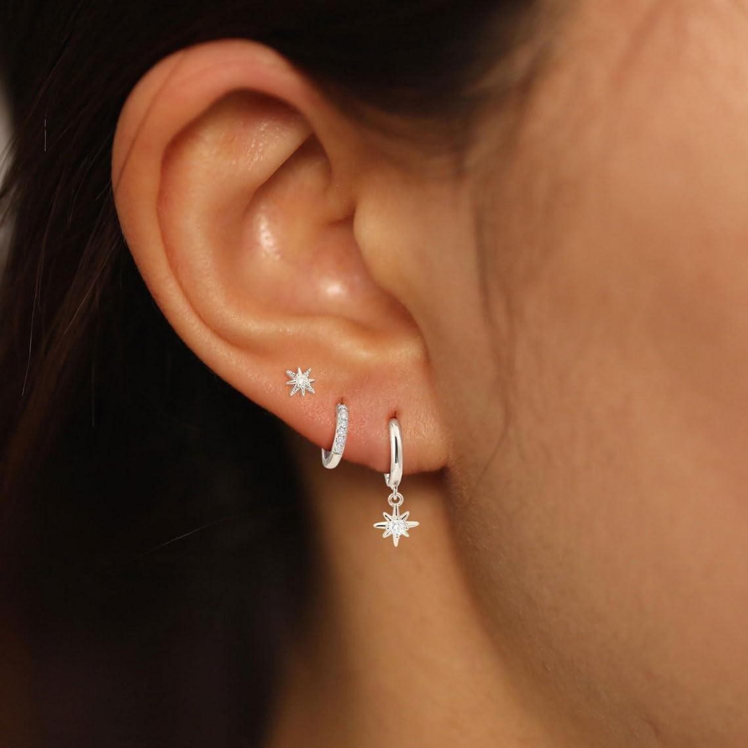 Elegantes Set: Vergoldete Creolen und Ohrstecker mit Zirkonia