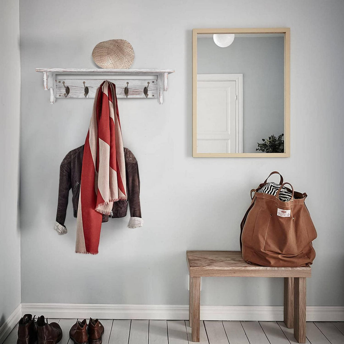 Rustikales Wandregal mit Haken – Garderobe für Flur & Diele