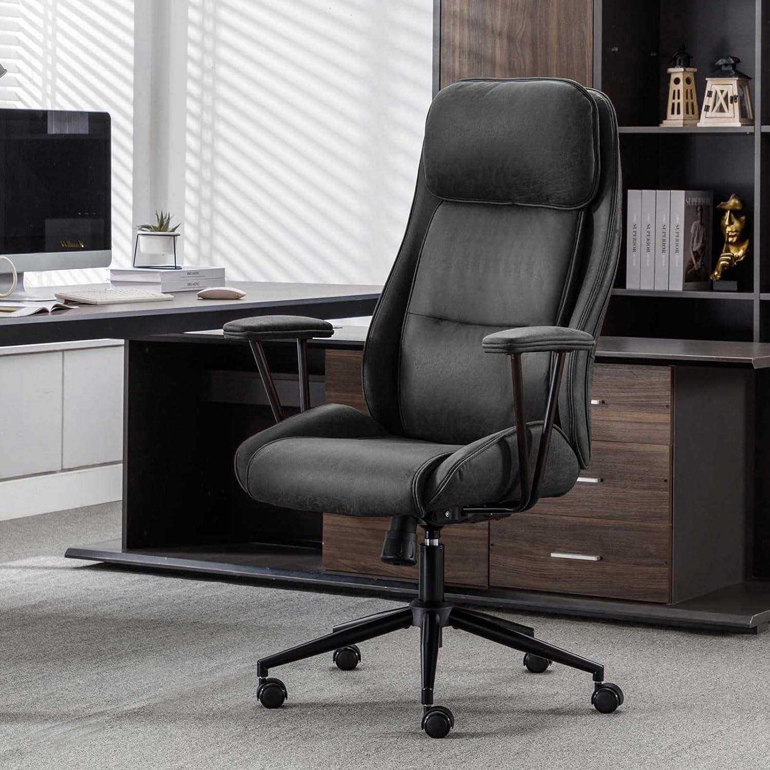 Ergonomischer Bürostuhl mit Wippfunktion und hoher Rückenlehne