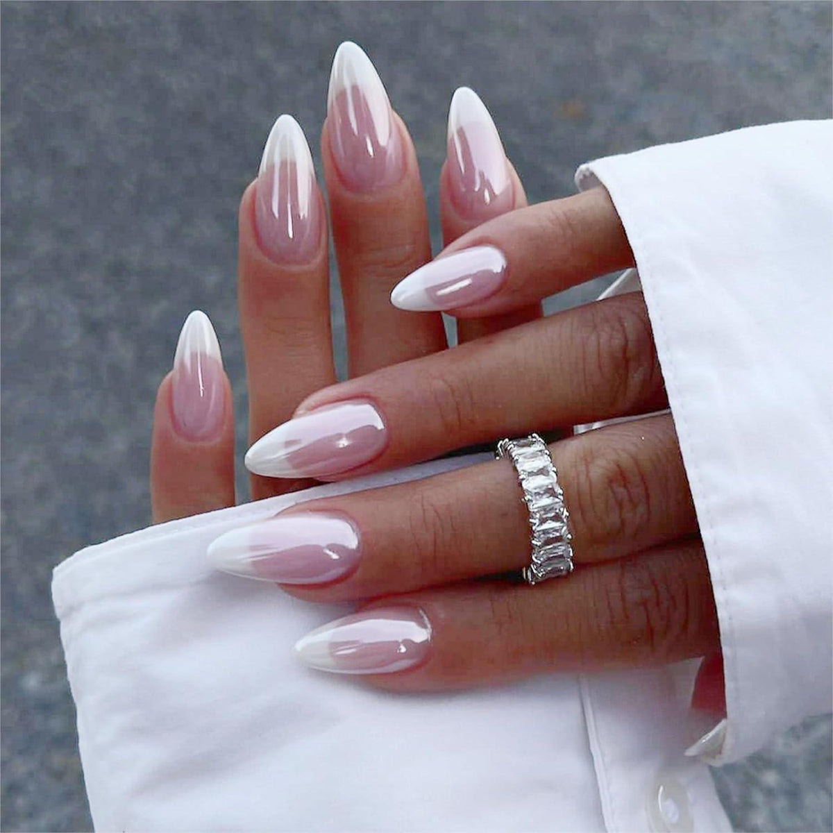 24 Kurz Nägel Aufkleben Pink Weiß Mandel Design
