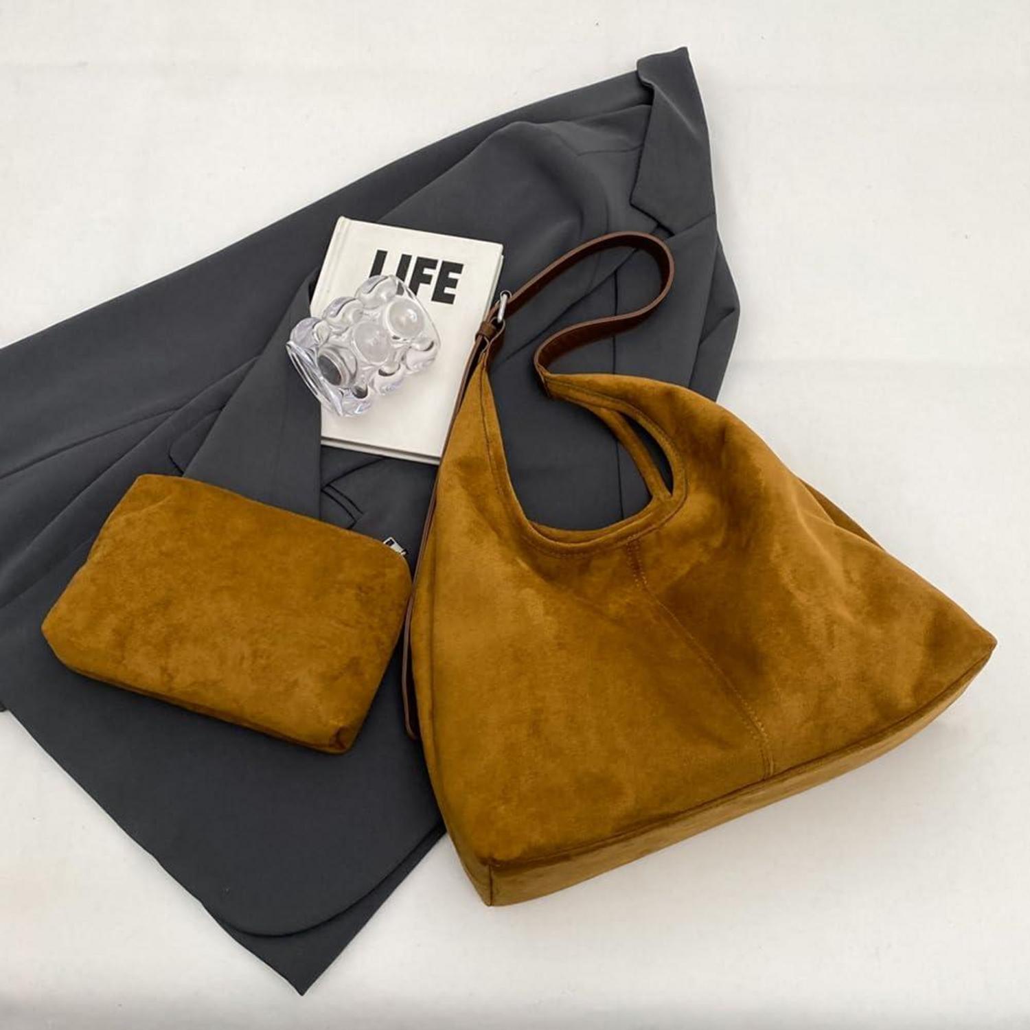 Große Wildleder Hobo Bag mit verstellbarem Gurt und Geldbörse