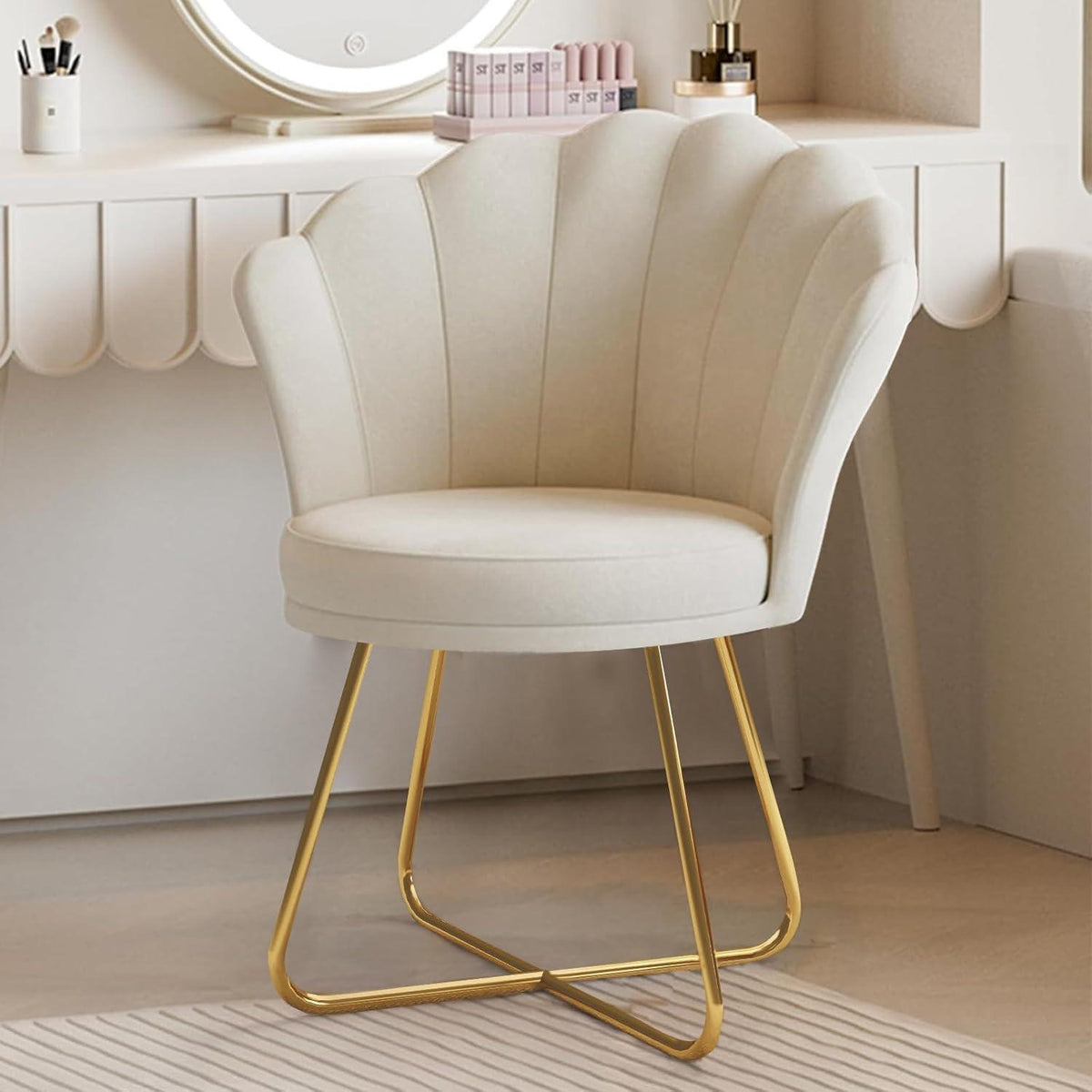 Polstersessel 2er Set mit Blütenblatt-Lehne, Samt, Goldbeine, Beige