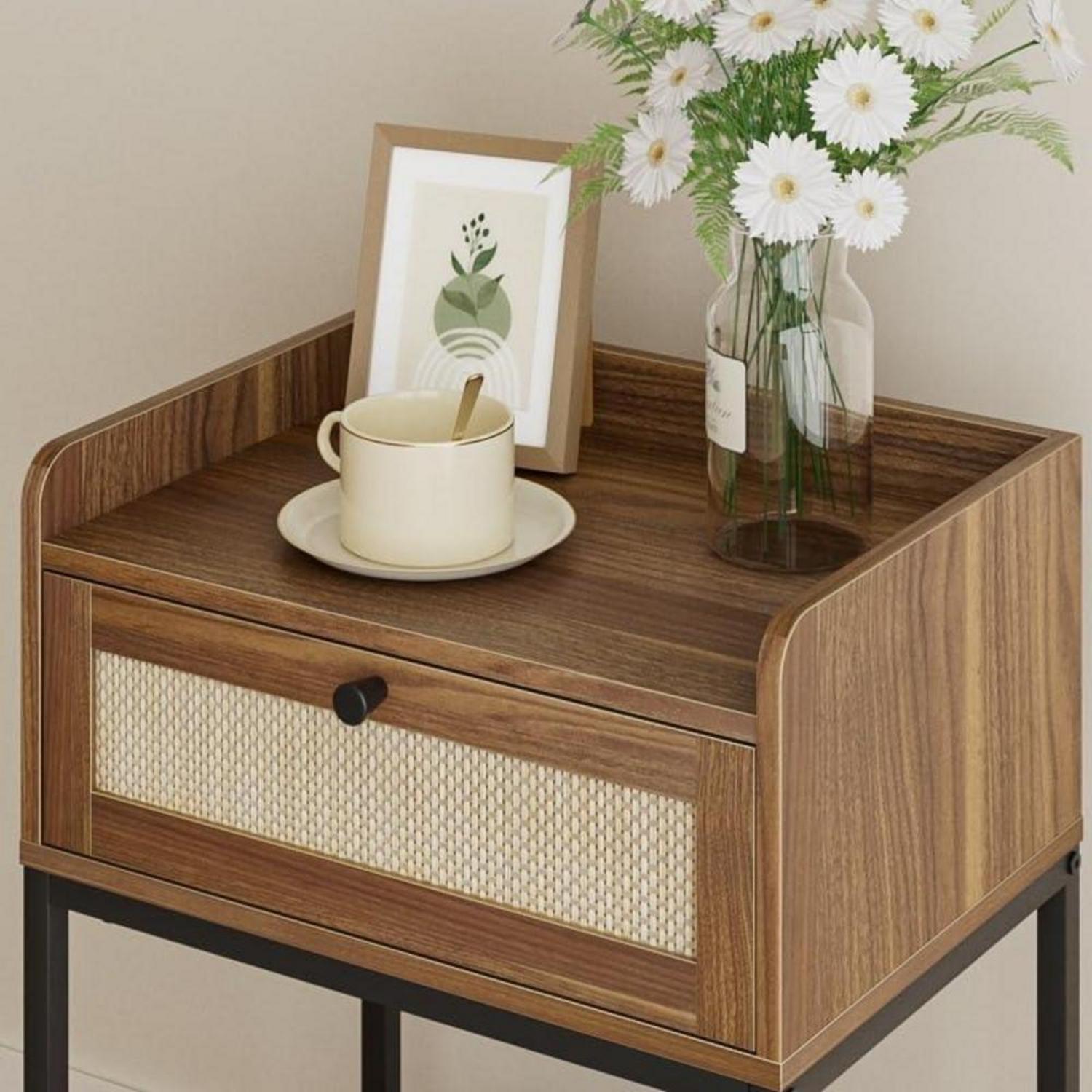 HEYZOEY Rattan Nachttisch mit Schublade und Regal, Nussbaum braun