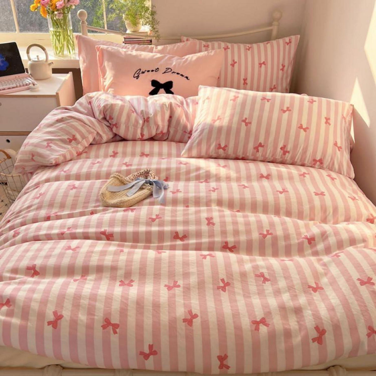 Bettwäsche Set 135x200 Rosa Schleifen – Weiß & Rosa Streifen