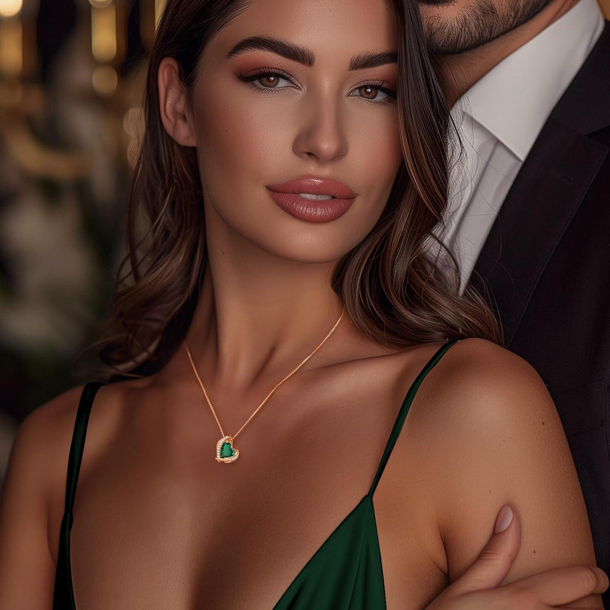 Herz Halskette Rosegold mit Kristallanhänger, Geschenkbox