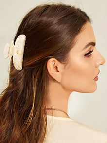 Damen Haarklammer Buchstabe C Acryl Beige Gold-Detail