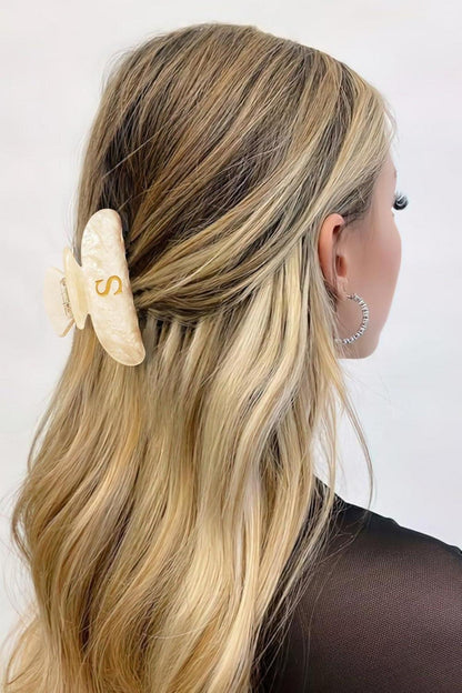 Damen Haarklammer Buchstabe S Acryl Beige Gold-Detail