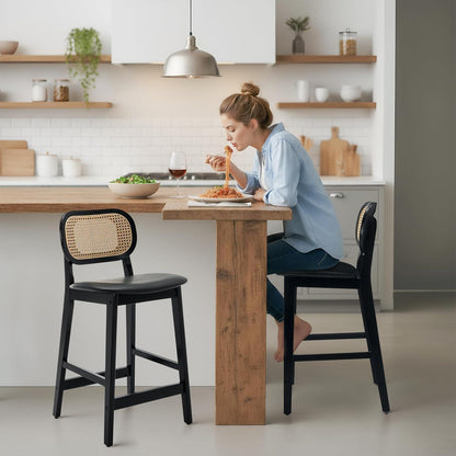 Barhocker Set 2er – Holz mit Rattan Rücklehne in Lederoptik