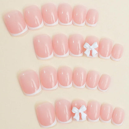 Rosa Weiß French Press on Nails – Kurz & Wiederverwendbar