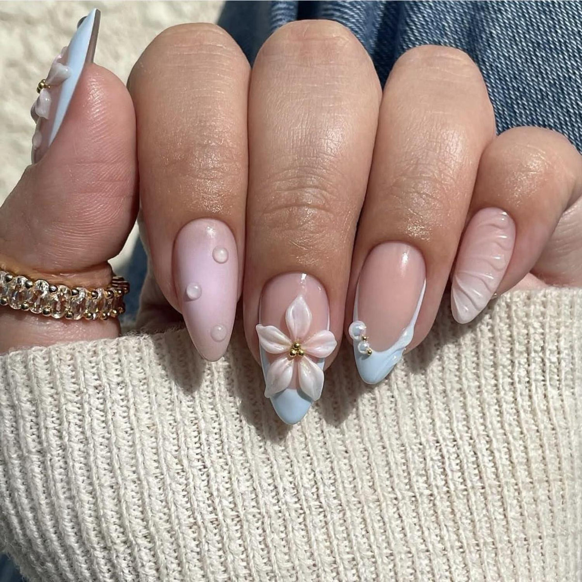 Press on Nails Almond Nude Blau French 3D Blumen Sommernägel