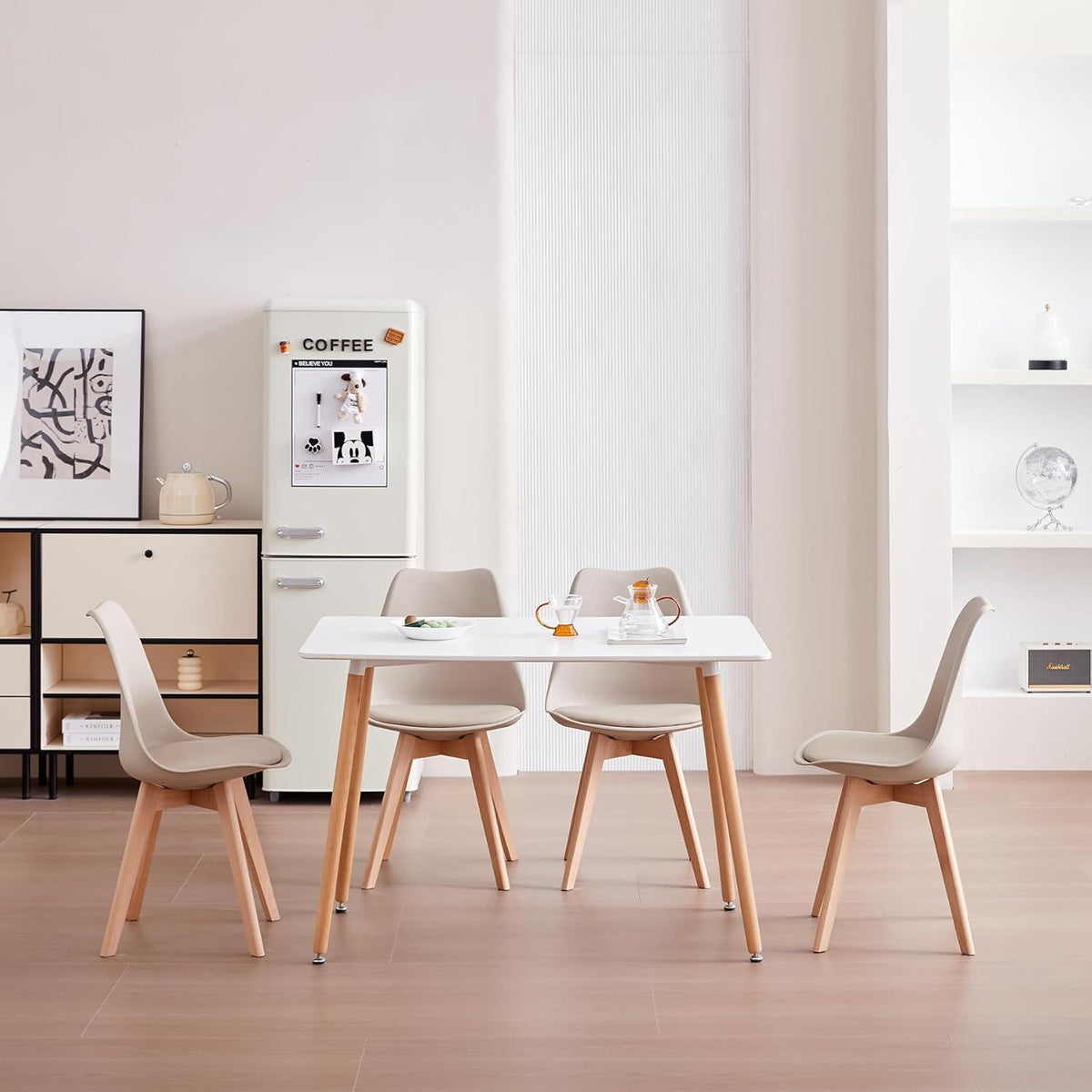 Esszimmer-Set Holz mit 4 skandinavischen Stühlen