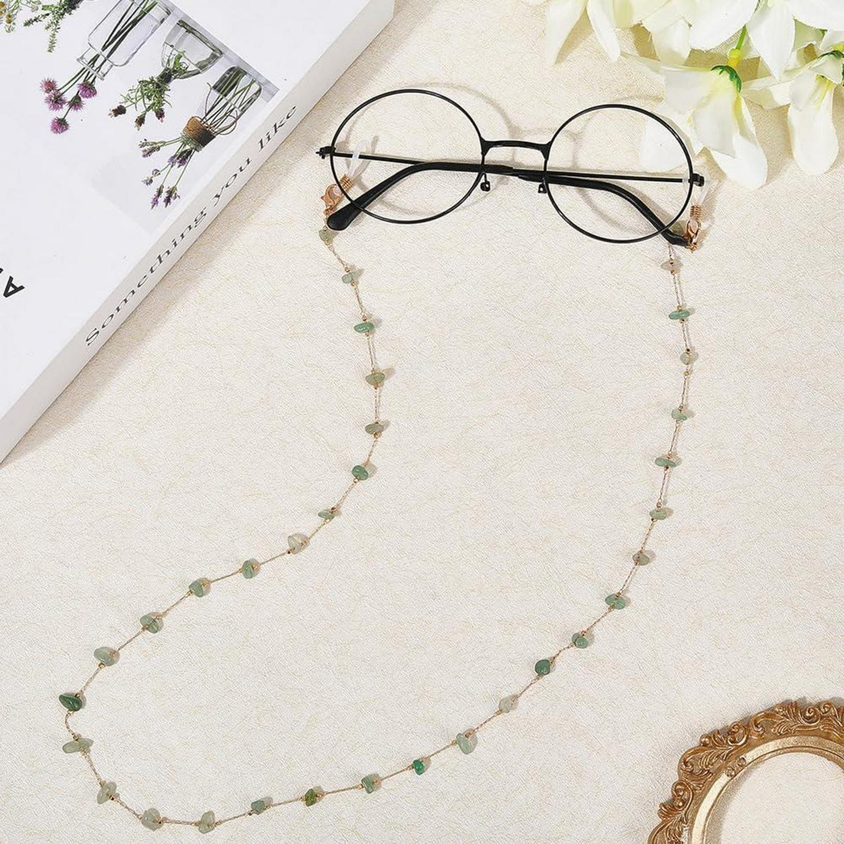 Jade Brillenkette mit Edelsteinperlen – Goldfarbener Kettenriemen