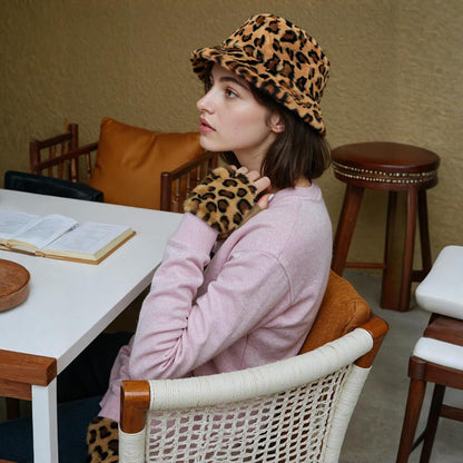 Flauschige Leopardenmütze Damen Winter Set mit Handschuhen