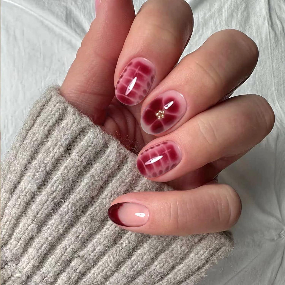 Rote Blumen Press on Nails – 24tlg. Almond Set