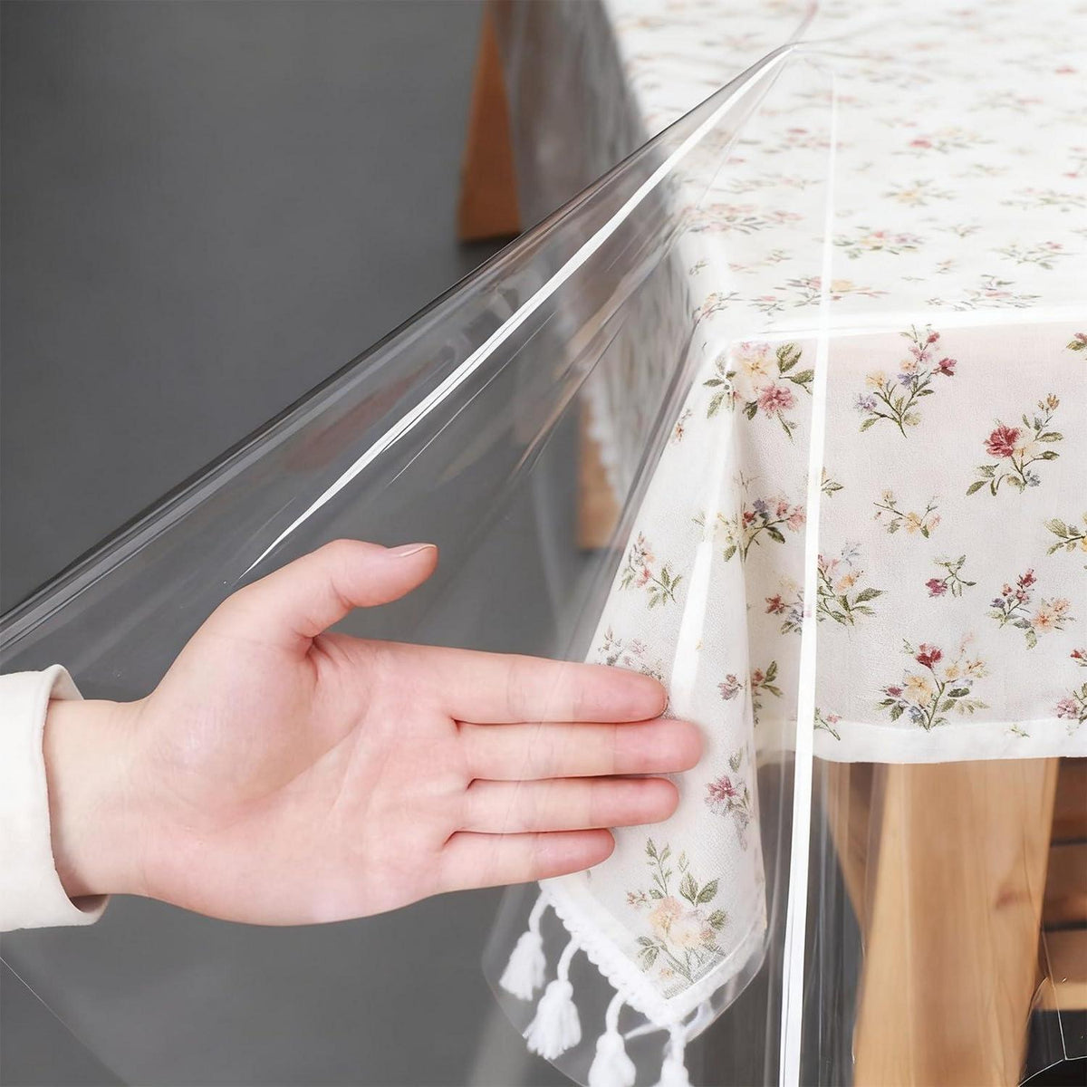 Transparente Tischdecke 180x180cm – Abwaschbar & Kratzfest