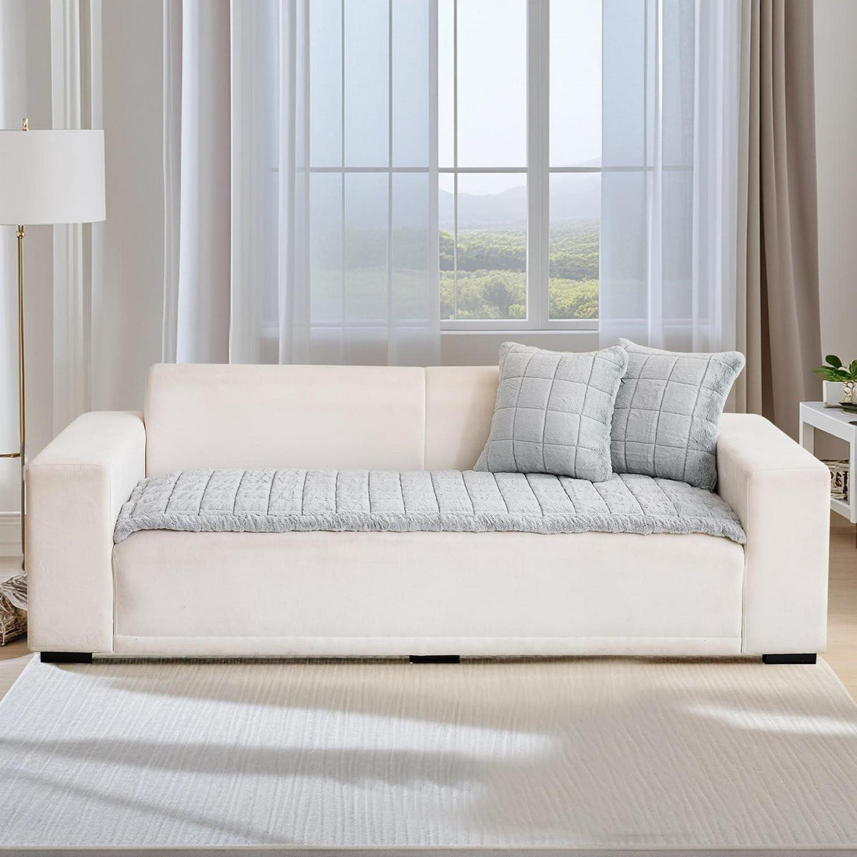 Plüsch Sofaüberwurf mit Muschelrand – Hellgrau-Holzoptik 70x210cm