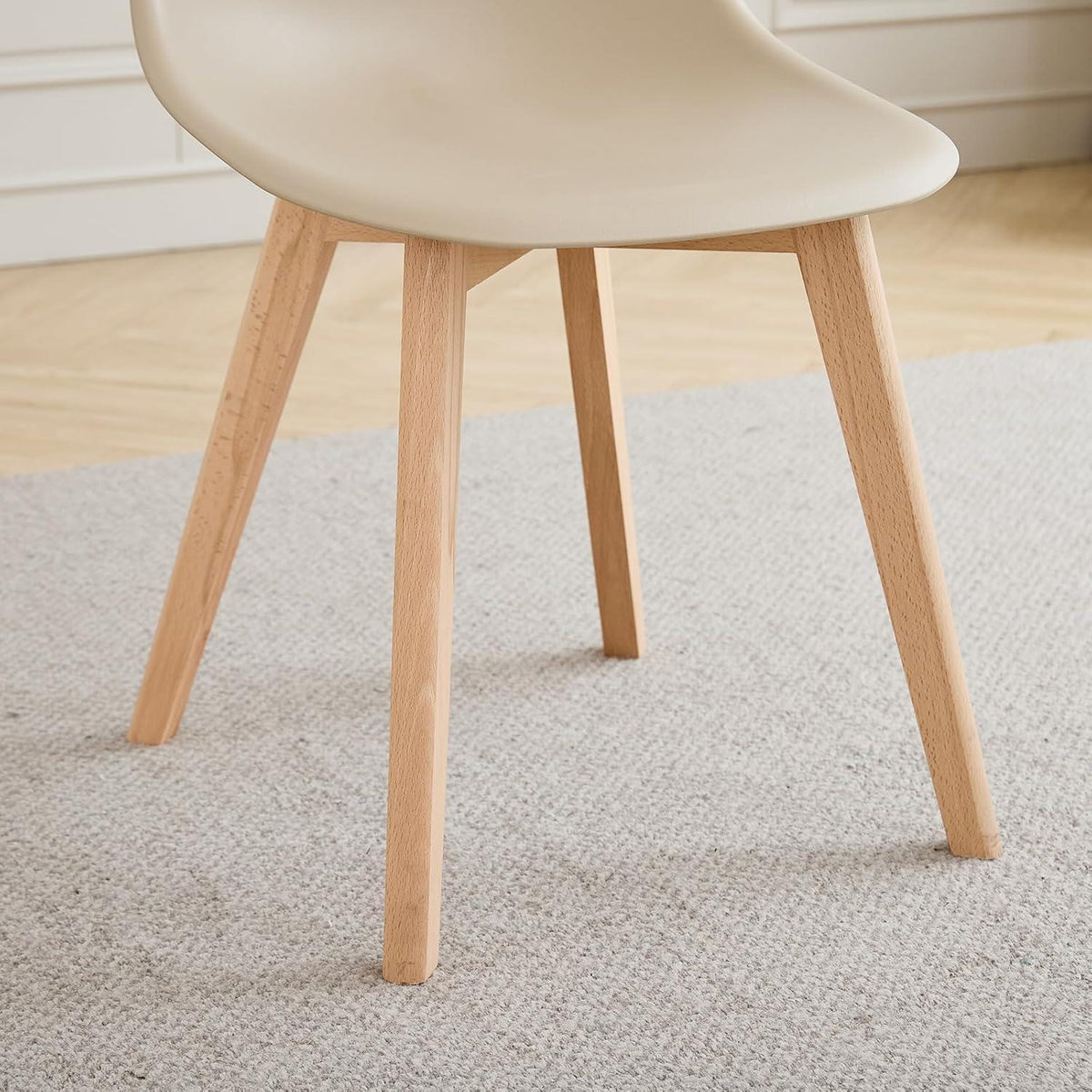 4 Esszimmerstühle mit Buchenholzbeinen, Khaki