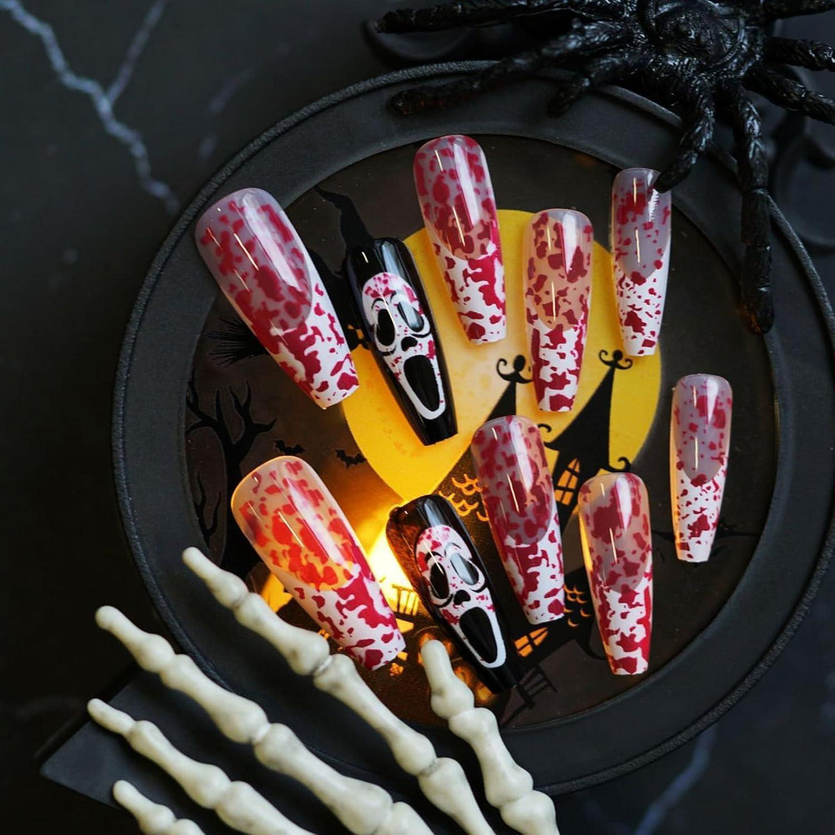 24 Halloween Press On Nägel Lang Square French Tip mit Blutstropfen