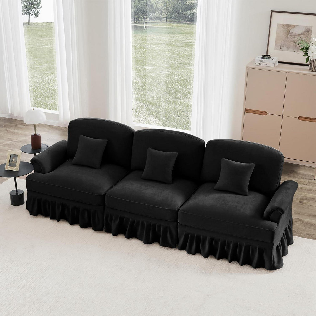 3-Sitzer Sofa Mittelalter-Modern | Abnehmbare Rüschenschürze & Kissen | Schwarz
