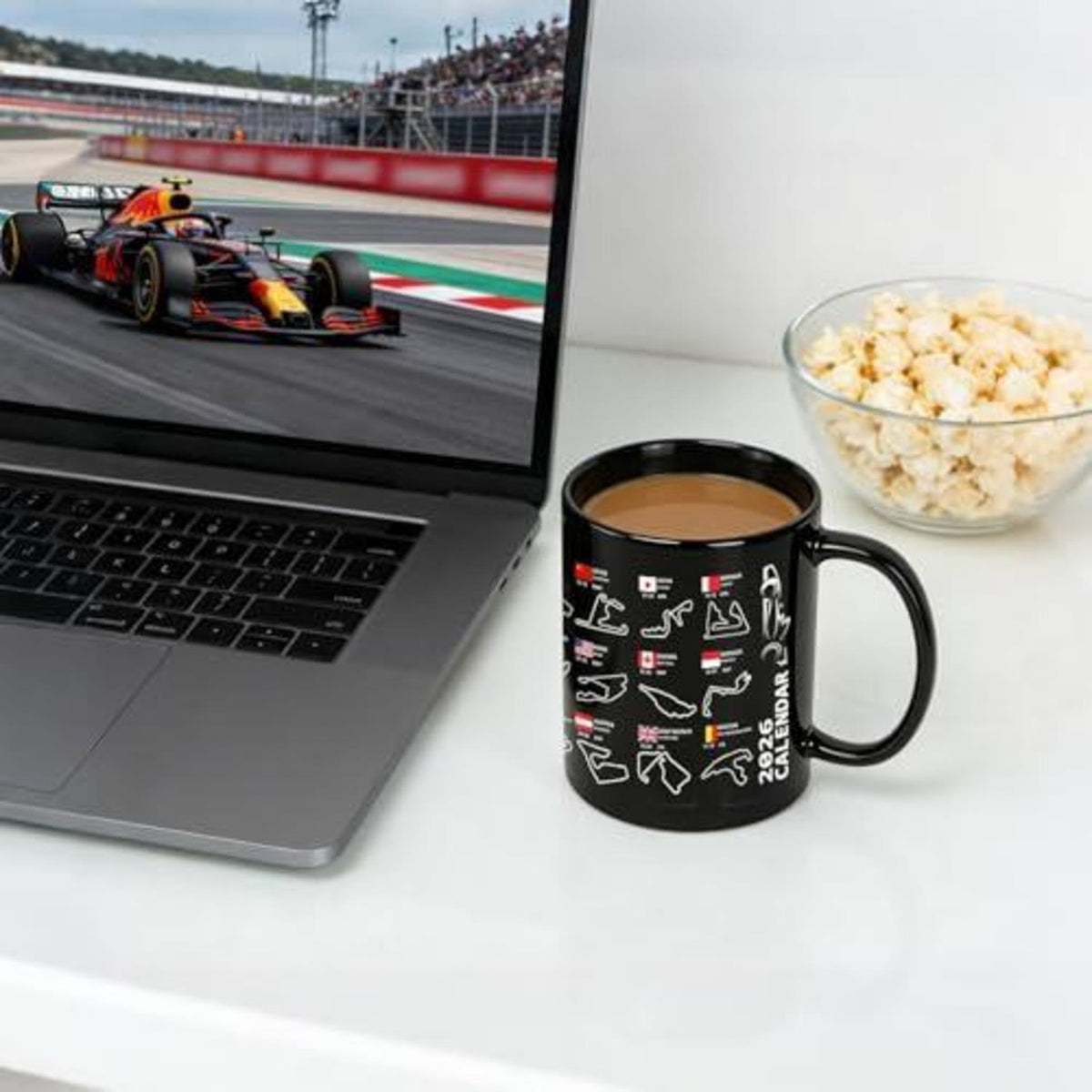 Schwarzer Adventskalender Becher – Motorsport Geschenk für Fans