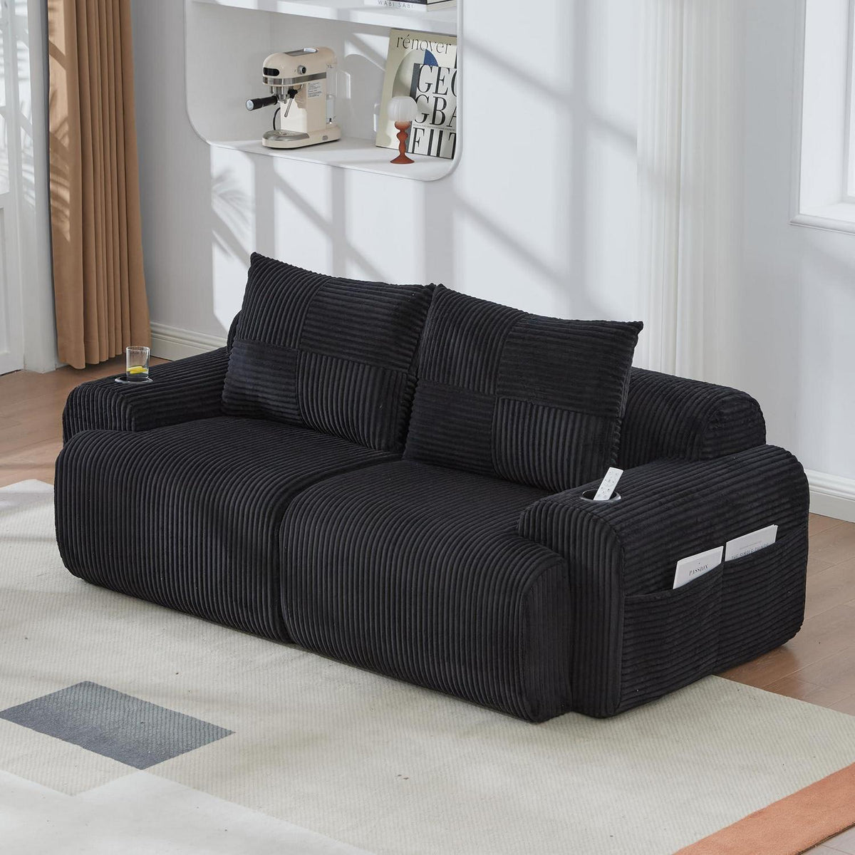 2-Sitzer Cord Sofa mit Getränkehalter & Tasche – Schwarz
