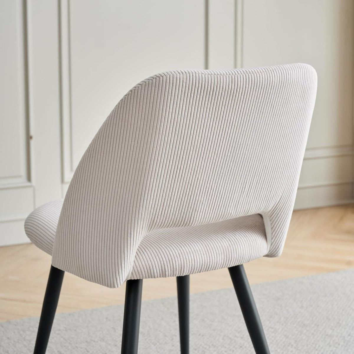 8 Esszimmerstühle mit Cordbezug & Metallbeinen – Modern & Bequem