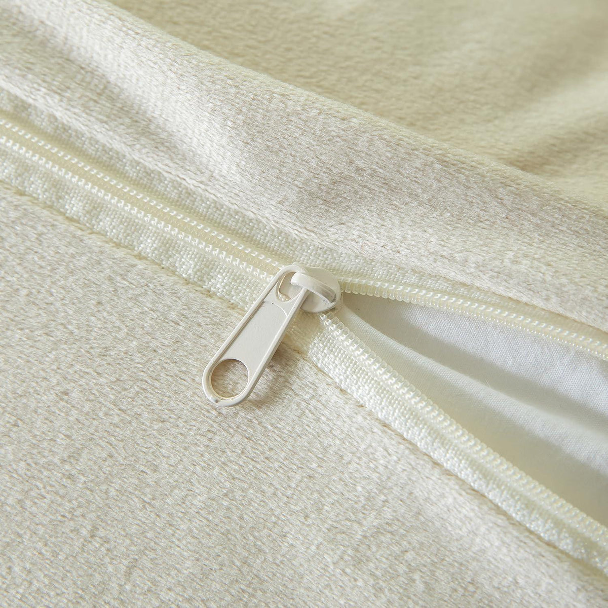 2er Set Kissenbezüge 45x45 cm Cremegelb Faux Pelz Bouclé Sherpa