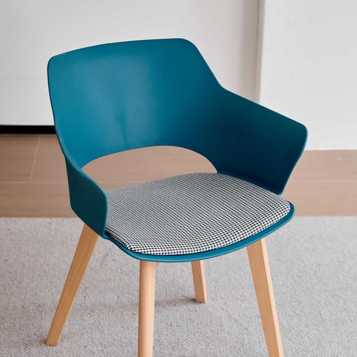 6 Esszimmerstühle mit Armlehne, Massivholz, Blau