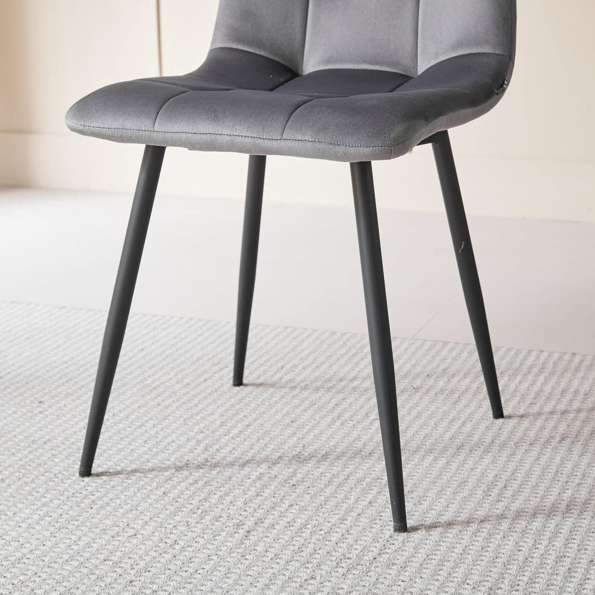 Moderner Esstisch Set mit 4 Samtstühlen (100cm)