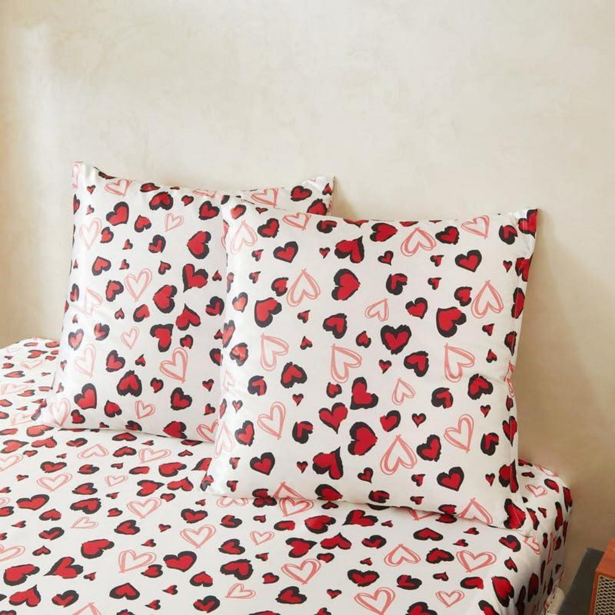 Satin Bettwäsche Set 135x200 Rot Schwarz Herzen