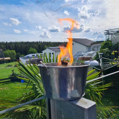 Schwabenfire Große Outdoorkerze mit Dauerdocht in Zink-Schale mit Henkel 20cm